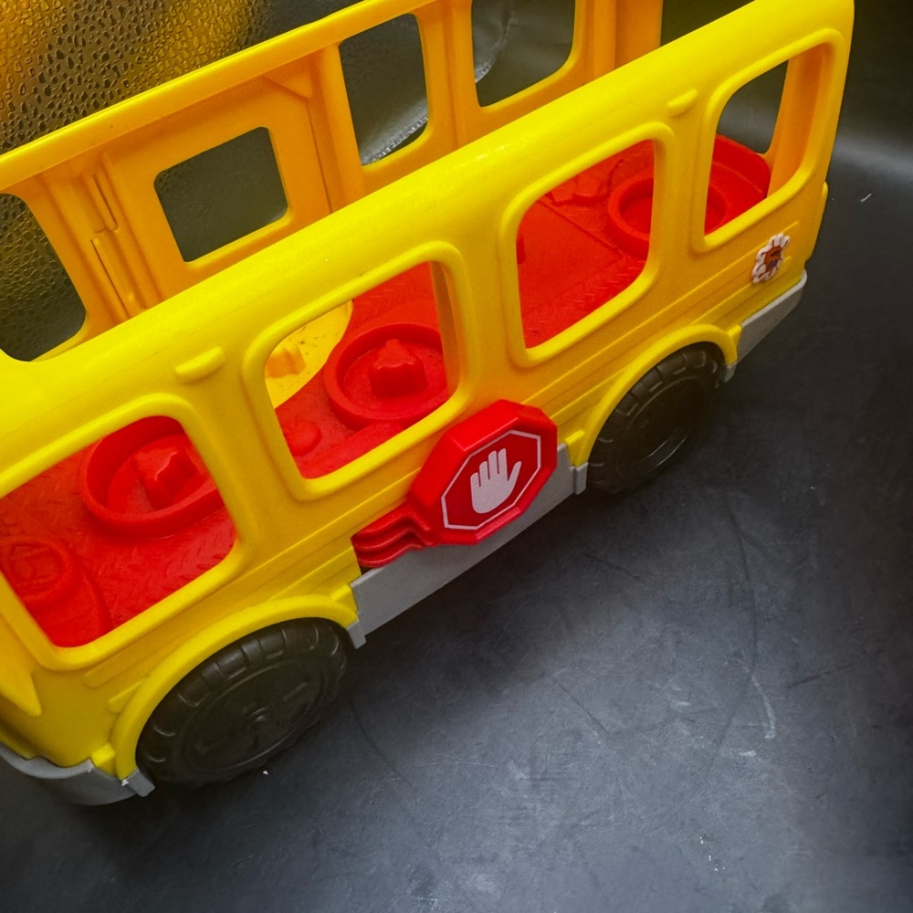 Fisher Price Lot Of Two Little People School Bus & Dump Truck Tested/ Works - Picture 6 of 16